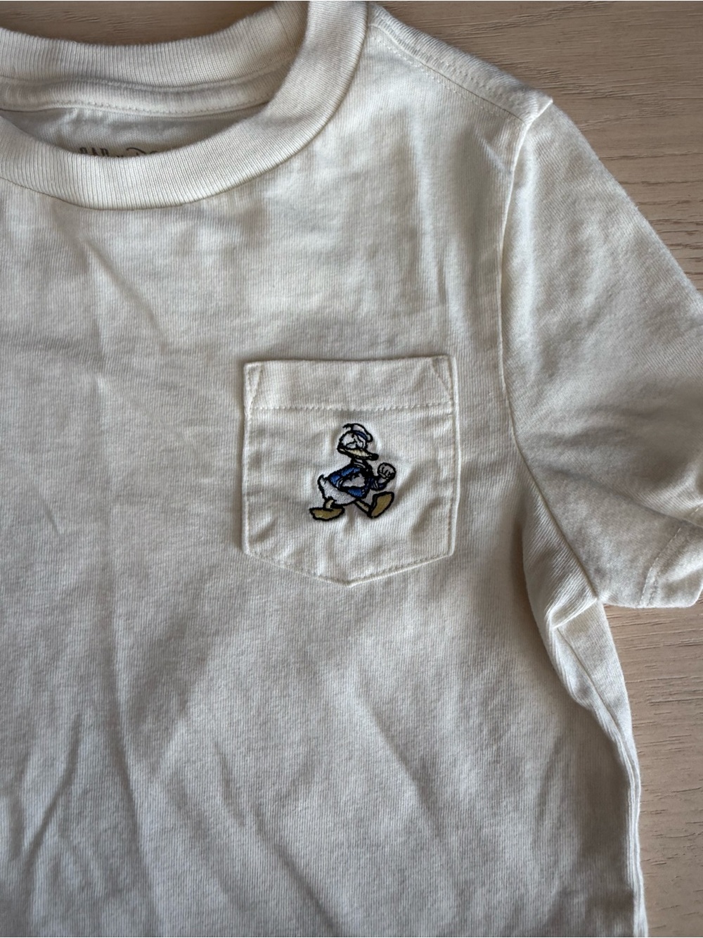 GAP Donald Duck Cream Short-Sleeve Tee with Embroidered Character Pocket | XS